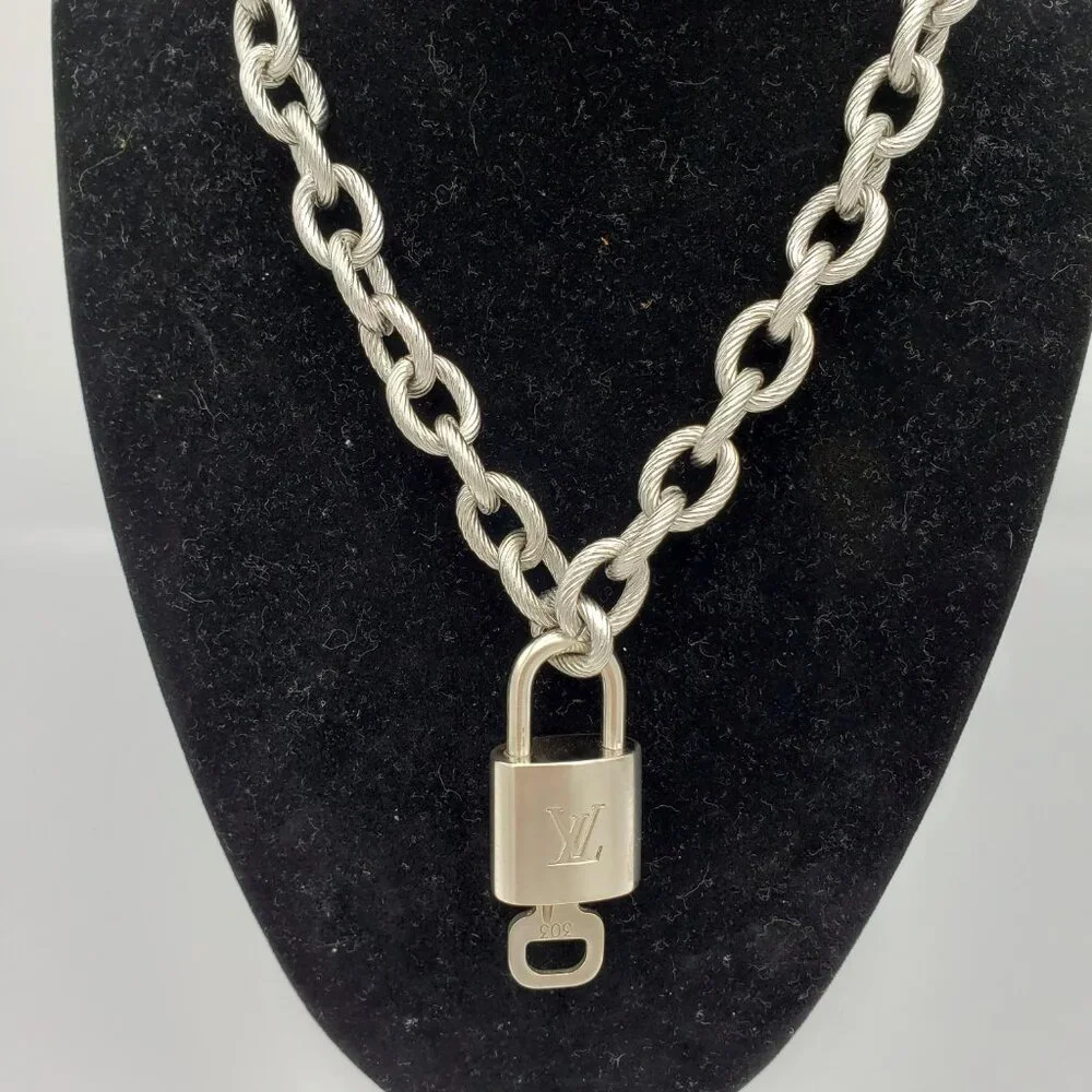 Authentic Louis Vuitton Padlock w/Unbranded Stainless Steel Plated Silver Chain - Picture 6 of 10